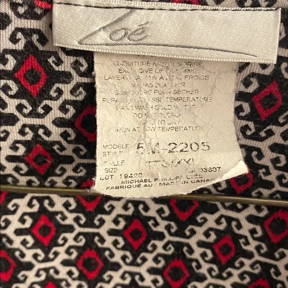 Patterned Button-Up Shirt - Picture 3 of 12